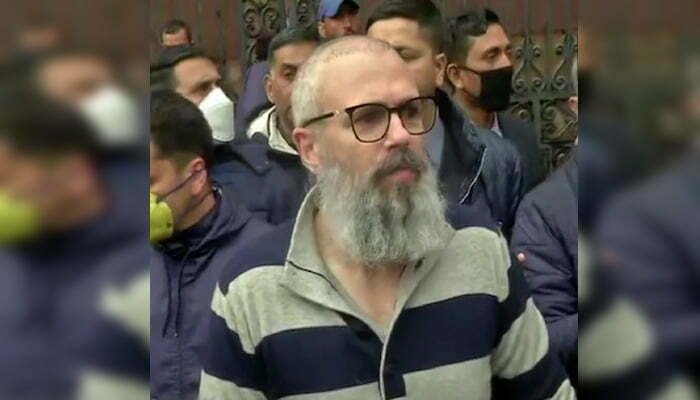8 महीने बाद उमर अब्दु्ल्ला की रिहाई, फिलहाल पूर्व सीएम में महबूबा शेष 1 Farukh Abdulla