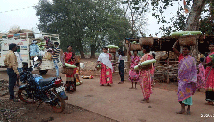 रायपुर : ज़रूरतमंद और नि:शक्तजनों को प्रशासन पहुँचा रहा राशन 1 Rashan