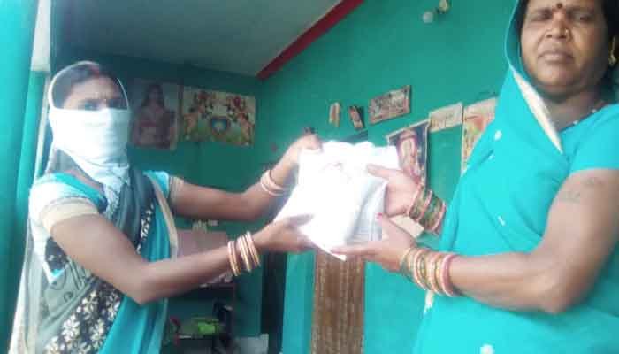 कोरोना वायरस: आंगनबाड़ी बंद होने के बाद घर-घर जाकर दिया जा रहा रेडी-टू-ईट फूड 1 ready to eat food