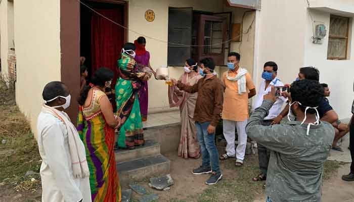रायपुर: शिवांगी फ्यूल्स की ओर से किया गया खाद्यान वितरण 1 anita sharma vidhayak
