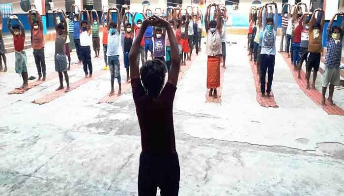 नोवेल कोरोना वायरस: ट्रेन और दूसरे साधनों से छत्तीसगढ़ वापस लौटे 2.44 लाख श्रमिक 1 Novel corona virus yoga