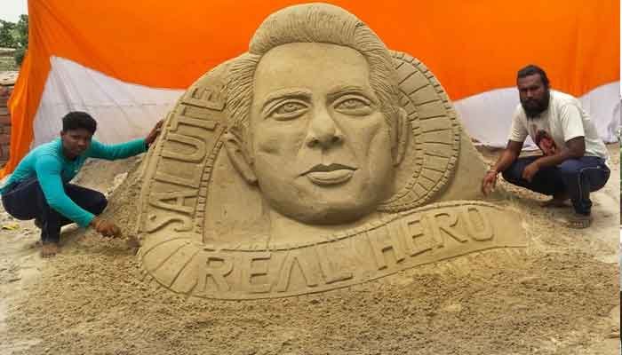 सोनू सूद रियल हीरो बनकर उभरे , महाराष्ट्र के राज्यपाल ने भी की तारीफ 1 soonu sood real hero