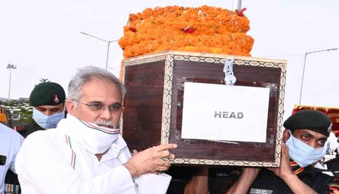 Photo of शहीद गणेश कुंजाम को दी गई अंतिम विदाई, सीएम ने भी दिया कांधा