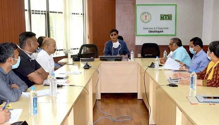 सरकार की खास योजनाओं पर मुख्य सचिव ने ली बैठक, अधिकारियों को कोताही न बरतने की चेतावनी 1 Chief Secretary chhattisgarh