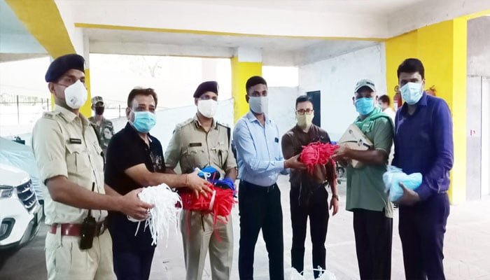 रोटरी क्लब ने दिया कोरोना वारियर्स के लिए एक हज़ार मास्क 1 Corona-Worriors