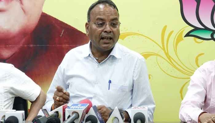 गोबर को लेकर एक बार फिर पूर्व मंत्री अजय चंद्राकर का सरकार पर 'संगीतमयी' हमला 1 ajay-chandrakar