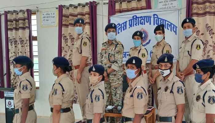 19 साल 7 महीने बाद छग पुलिस अफसर और जवान अपनी बांह में लगाएंगे खुद का प्रतीक चिन्ह 1 own-insignia