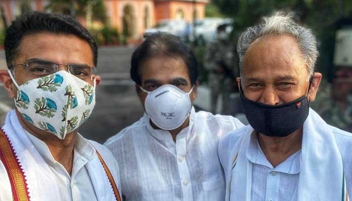 Pilot-gehlot की हुई मुलाकात, कांग्रेस से कांग्रेस की लड़ाई खत्म होने पर कांंग्रेस नेता ने किया ये ट्वीट 1 Pilot-gehlot
