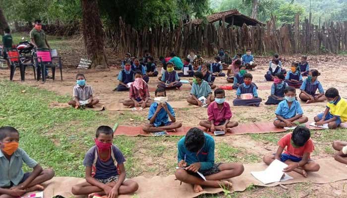 Balod: प्रमुख सचिव ने ''पढ़ई तुंहर पारा'' अंतर्गत ऑफ लाईन पढ़ाई का किया निरीक्षण 1 UNICEF sukma study