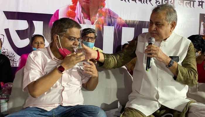 Amit jogi का उपवास खत्म, बेरोजगारों के लिए छोड़ेंगे पूर्व विधायक पेंशन 1 amit-jogi-upavas