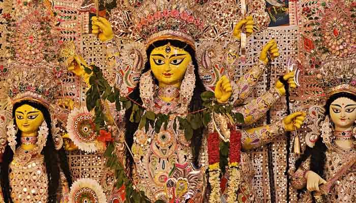 Durga Puja: बारिश है, मूर्तियां सुखाने का पर्याप्त समय नहीं मिलेगा - मूर्तिकार 1 Durga-Puja-It-is-rainy-idols-will-not-get-enough-time-to-dry--sculptor