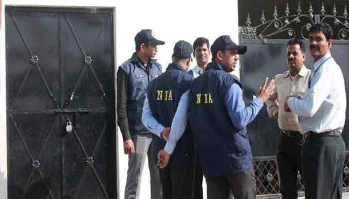 कश्मीर में 5 स्थानों पर एनआईए की छापेमारी 1 NIA raids at 5 places in Kashmir