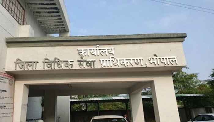 पत्नी ने कोर्ट जाकर मांगा पति से मर्दानगी का सबूत, सोशल डिस्टेंसिंग मेंटेन कर रहा था पति 1 Fearing-Corona,-husband-did-social-distancing-when-wife-reached-court,-had-to-give-proof-of-manhood