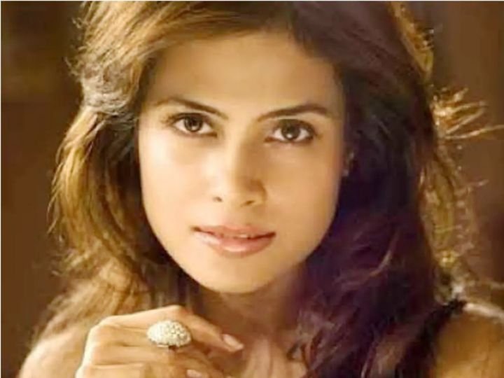 डर्टी पिक्चर वाली एक्ट्रेस की घर में मिली लाश, नाक से खून और उल्टी के मिले सबूत 1 arya 16077501