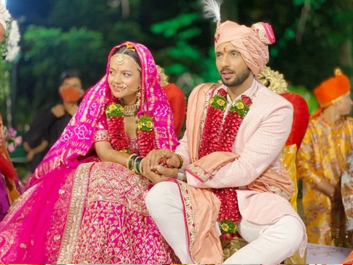 कोरियोग्राफर पुनीत पाठक ने अपनी बेस्ट फ्रेंड निधि मूनी सिंह से की शादी 1 punit1 16077569