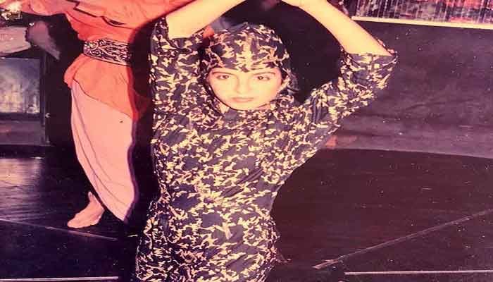'फराह खान' कर्ज चुकाने के लिए सितारों के पीछे नाचती थीं , पड़ोसी के घर टीवी देखकर सीखा डांस और बन गईं बेस्ट कोरियोग्राफर 1 fraa