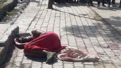 Photo of ससुराल में महिला के साथ दरिंदगी, पति ने ही मां-बाप के साथ मिलकर काटी जीभ, मुंह में बेलन ठूंसा, मरा समझकर घर के बाहर फेंककर फरार