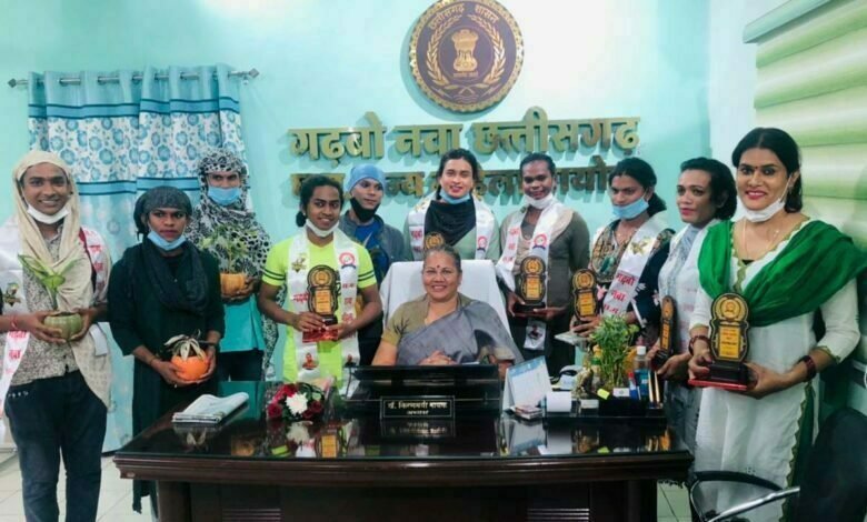 कई बार सहनी पड़ती थी वर्दीवालों की गालियां, अब उसी वर्दी में नजर आएंगे ये किन्नर 1 Many times the uniforms had to be abused, now these eunuchs will be seen in the same uniform