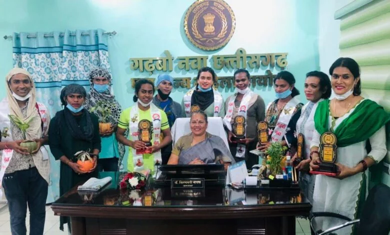 कई बार सहनी पड़ती थी वर्दीवालों की गालियां, अब उसी वर्दी में नजर आएंगे ये किन्नर 1 Many times the uniforms had to be abused, now these eunuchs will be seen in the same uniform