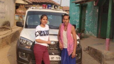 Photo of पापा के साथ फोटो शेयर कर बोली, DSP बेटी ललिता मेहर “हां, ख़्वाब हकीकत में भी बदलते हैं…Just keep trying for that”