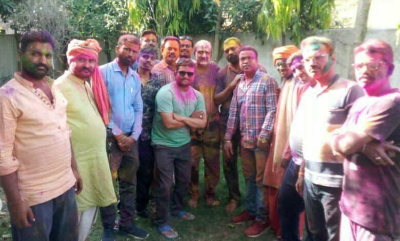 गंजबासौदा में हर्ष और उल्लास के साथ मना रंग पंचमी का त्यौहार, जमकर उड़ा रंग और गुलाल 1 Festival of Rang Panchami celebrated with joy and gaiety in Ganjbasoda, fiercely blown colors and gulal