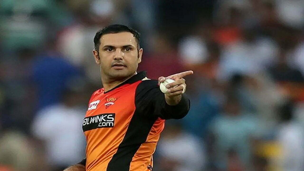 KKR VS SRH: Everyone's breath stopped when the Afghan player got a hair in his head, what happened then?