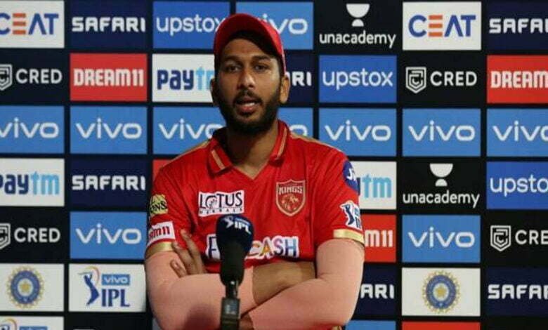 PLAYING AS A FINISHER FOR TEAM :SHARUKH KHAN 1 SHARUKH KHAN