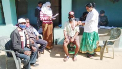 Photo of कलेक्टर साहू पहुंची टीकाकरण केन्द्रों पर