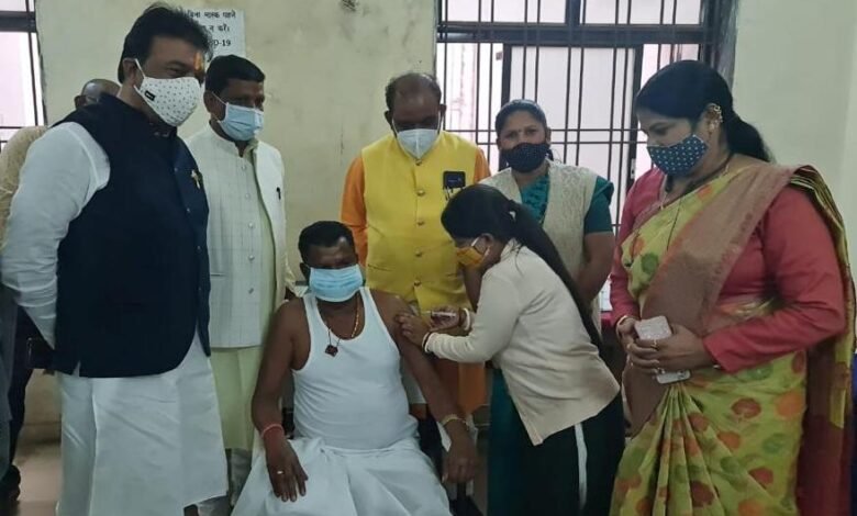 उद्योग मंत्री लखमा ने लगवाया बुस्टर डोज 1 narmada mata 146