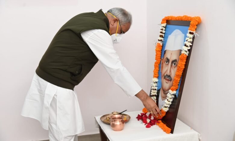 मुख्यमंत्री बघेल ने पूर्व प्रधानमंत्री लाल बहादुर शास्त्री की पुण्यतिथि पर उन्हें नमन किया 1 narmada mata 158