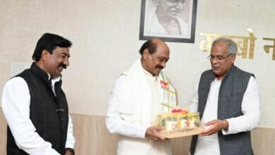 Photo of मुख्यमंत्री भूपेश बघेल से महाराष्ट्र के पूर्व मंत्री माणिकराव ठाकरे ने की सौजन्य मुलाकात