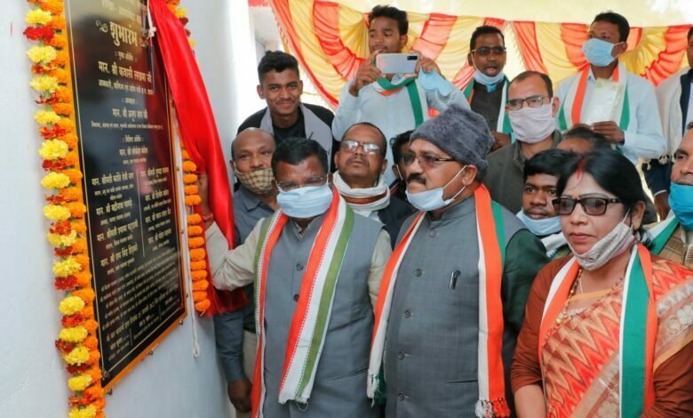 उद्योग मंत्री कवासी लखमा ने आमाबेड़ा में किया सहकारी बैंक का शुभारंभ 1 narmada mata 207
