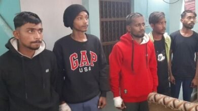 Photo of चाकूबाजी और लूट करने वाले पांच आरोपियों को पुलिस ने किया गिरफ्तार