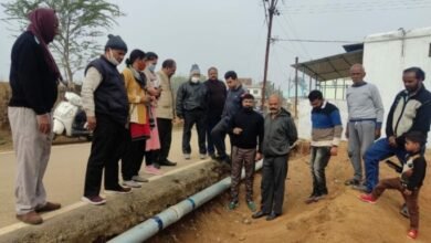 Photo of निगरानी समिति ने किया वार्ड का भ्रमण, पाइप लाइन व अटल आवास का जाना हाल