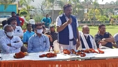 Photo of कपड़ा व्यापारी संघ के स्वच्छता जागरूकता रैली समापन अवसर पर महापौर, आयुक्त, सभापति व पार्षदों ने सिटी पार्क में किया स्वागत