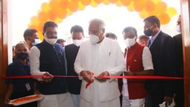 Photo of भूपेश बघेल ने राजा रुद्रप्रताप टाऊन क्लब उन्नयन कार्य का किया लोकार्पण,बस्तर की पारंपरिक लोककथा पर बनने वाली फिल्म मुंदरा मांझी की शूटिंग का शुभारंभ