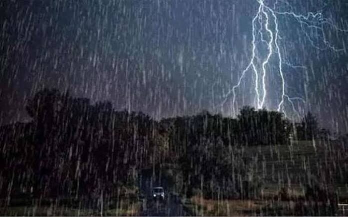 रायपुर में जमकर बरसे बादल,छत्तीसगढ़ के कई हिस्सों में हुई बारिश,फिर बढ़ेगी ठंड 1 avni 101