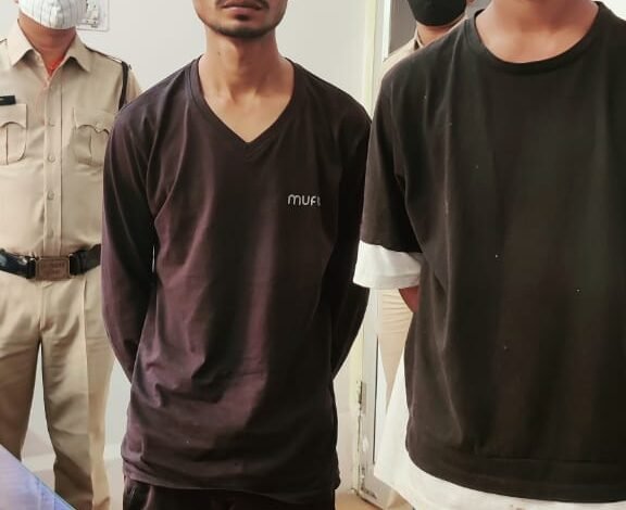 आजाद चौक चाकूबाजी केस में फरार दोनों आरोपी गिरफ्तार,रंजिश का मामला 1 avni 103