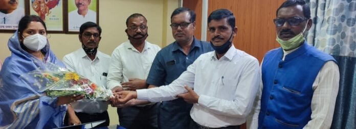 विधायक रंजना साहू से मुलाकात करने पहुंचे छत्तीसगढ़ प्रदेश किसान मित्र संघ, कई मांगों पर हुई चर्चा 1 avni 120