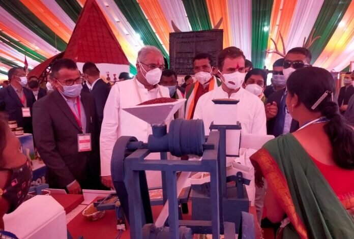 राहुल गांधी ने कोदो, कुटकी और रागी की प्रोसेसिंग यूनिट का किया अवलोकन,छत्तीसगढ़ के मिलेट मिशन को सराहा 1 avni 37