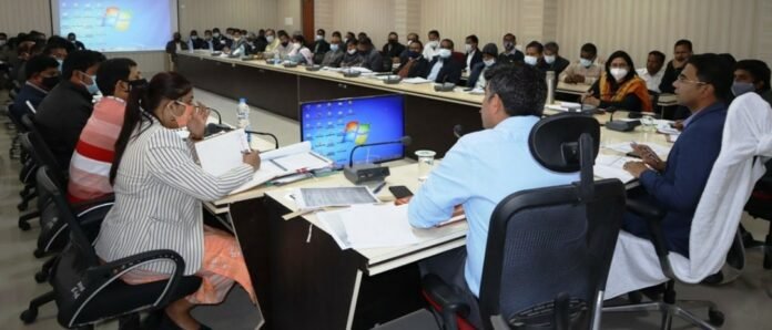 धान खरीदी का अंतिम सप्ताह, सहकारिता, खाद्य, मार्कफेड, सभी एसडीएम व अधिकारियों को सतर्क होकर किसानों से धान खरीदी सम्पन्न कराने कलेक्टर ने दिए निर्देश 1 avni 5