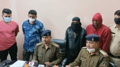 Photo of कार आगजनी मामले में 4 आरोपी गिरफ्तार, पुरानी रंजिश की वजह से दिया था घटना को अंजाम
