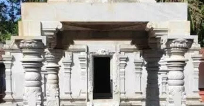800 साल पुराने मंदिर के जीर्णोद्धार के लिए एकजुट हुआ हिंदू और मुस्लिम समुदाय, जुटाए 2 करोड़ 1 avni 74