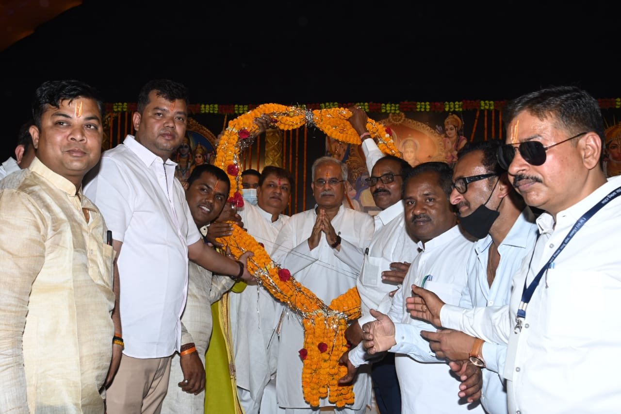 भक्त माता कर्मा जयंती समारोह में शामिल हुए भूपेश बघेल,सीएम ने ऑडिटोरियम का किया भूमिपूजन 1 A 155