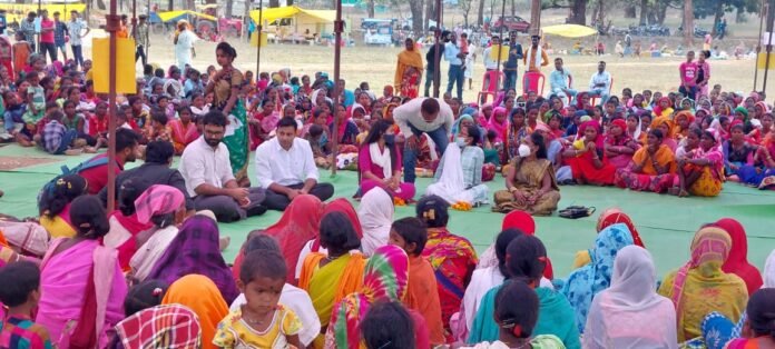 दरभा में आयोजित दीदी मड़ई कार्यक्रम में शामिल हुए कलेक्टर एवं सीईओ जिला पंचायत 1 A 26