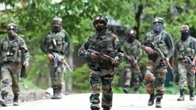 Photo of पुलिस नक्सलियों के बीच मुठभेड़, 2 महिला नक्सली ढेर