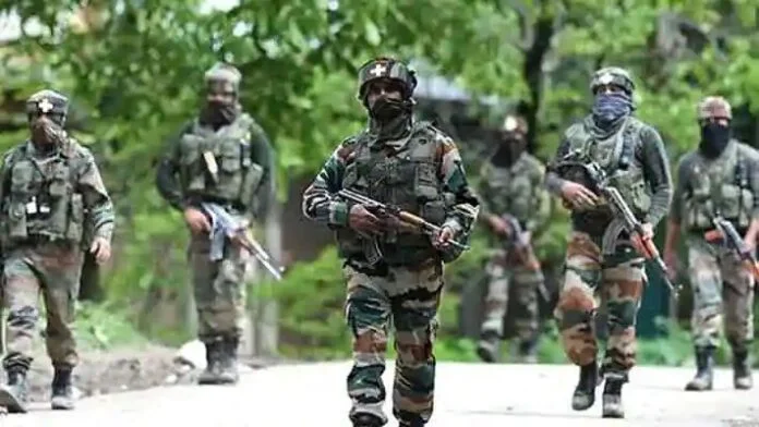 पुलिस नक्सलियों के बीच मुठभेड़, 2 महिला नक्सली ढेर 1 A 73