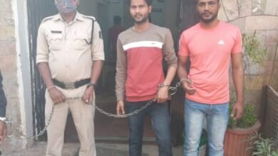 Photo of मुफ्त में शराब नहीं देने पर बार में हंगामा,तोड़फोड़ और मारपीट करने वाले दो आरोपी गिरफ्तार
