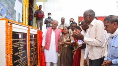 Photo of मुख्यमंत्री ने महाशिवरात्रि के पावन अवसर पर ठाकुराईन टोला में किया लक्ष्मण झूले का भूमिपूजन