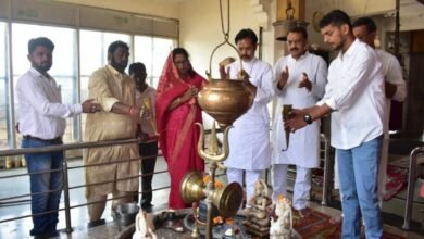 Photo of मिल चाल राम मंदिर में आयोजित विश्व शांति हवन में महापौर सहपरिवार शामिल